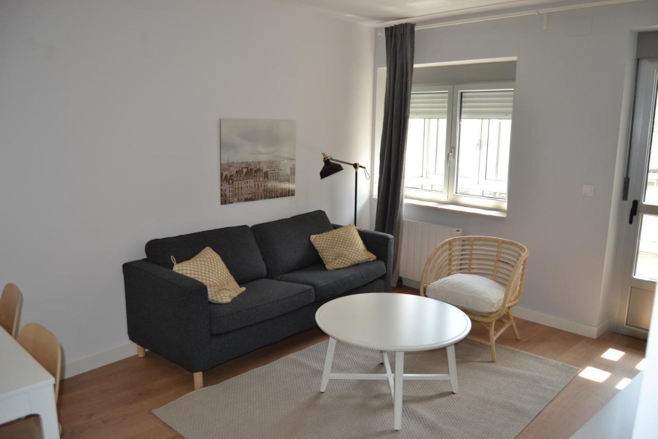 Inmoinsuas Yoana Home Sarria Bagian luar foto